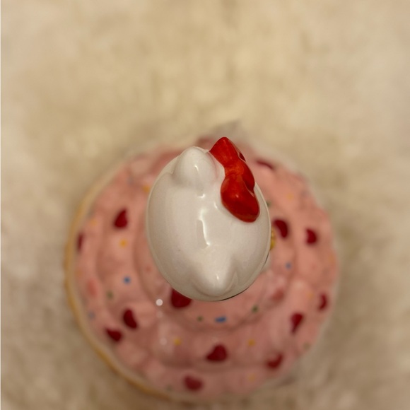 Hello Kitty ceramic cupcake canister - Picture 5 of 6